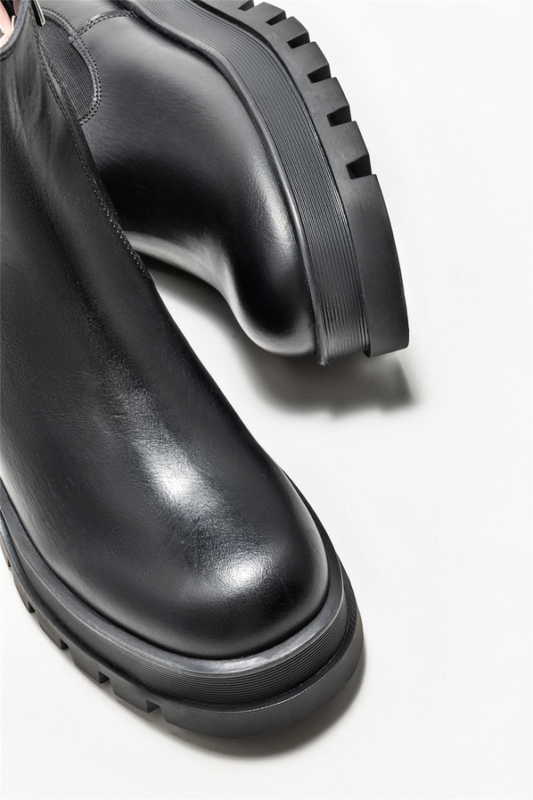 Siyah deri kadın bot, günlük kullanım için - Elle Shoes