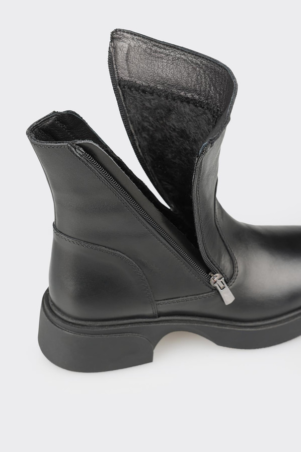 Siyah deri kadın bot, günlük kullanım için - Elle Shoes