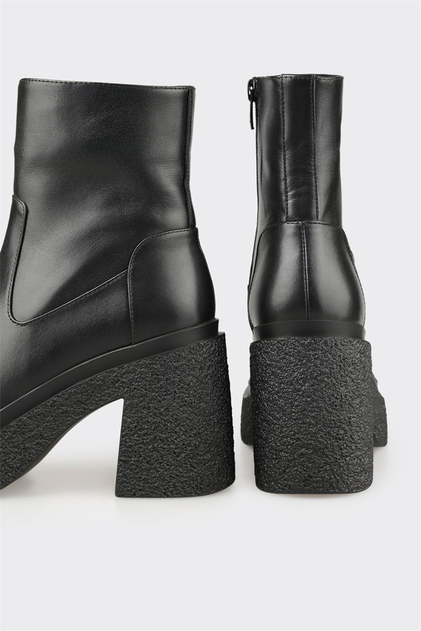 Siyah Deri Kadın Günlük Bot