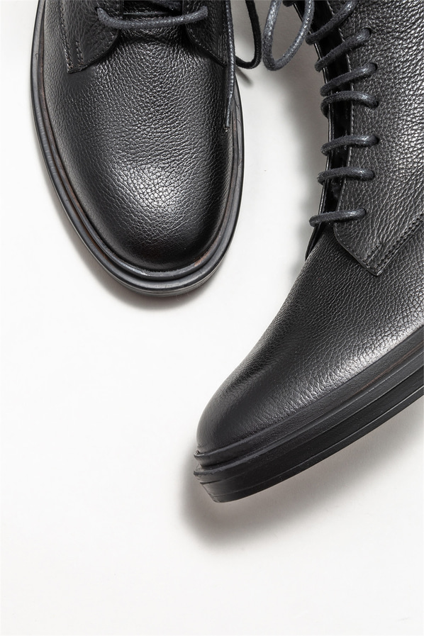 Siyah deri kadın bot, günlük kullanım için - Elle Shoes