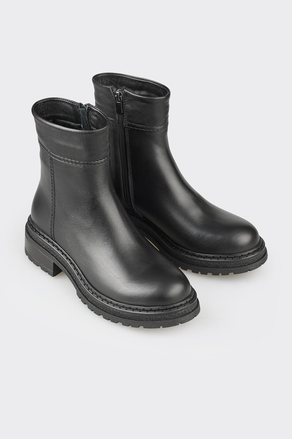 Siyah deri kadın bot, günlük kullanım için - Elle Shoes