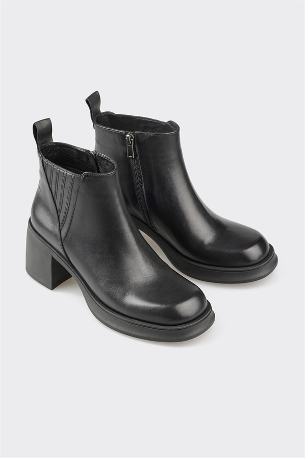 Siyah deri kadın bot, günlük kullanım için - Elle Shoes