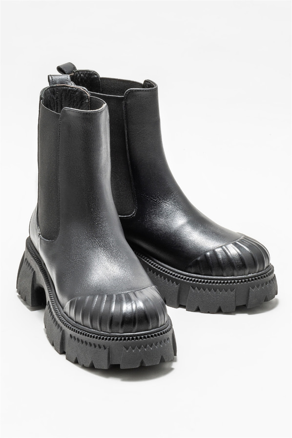 Siyah deri kadın bot, günlük kullanım için - Elle Shoes
