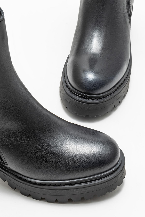 Siyah deri kadın bot, günlük kullanım için - Elle Shoes