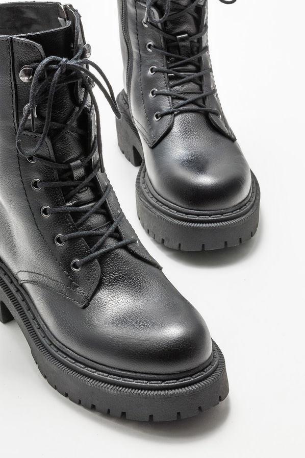 Siyah deri kadın bot, günlük kullanım için - Elle Shoes