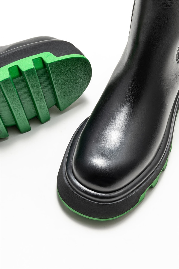 Siyah deri kadın bot, günlük kullanım için - Elle Shoes