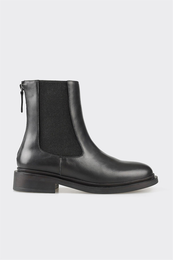 Siyah deri kadın bot, günlük kullanım için - Elle Shoes