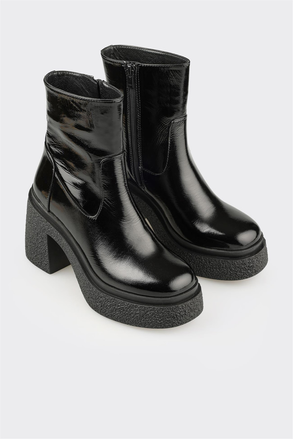 Siyah Deri Kadın Günlük Bot