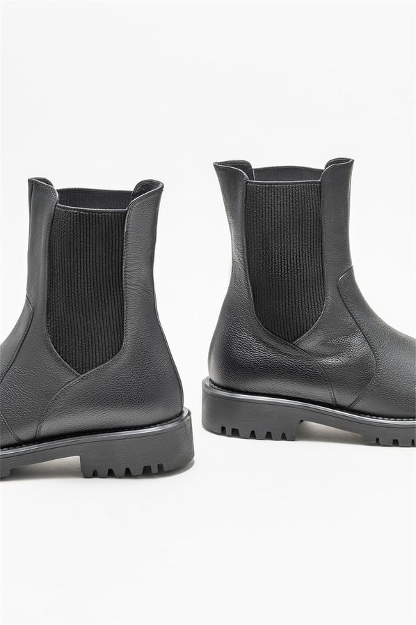 Siyah deri kadın bot, günlük kullanım için - Elle Shoes