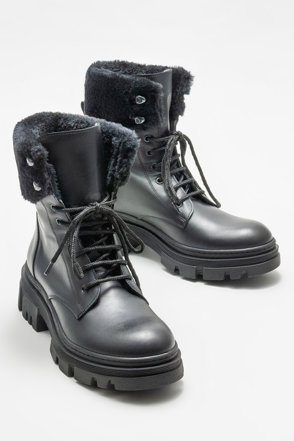 Siyah deri kadın bot, günlük kullanım için - Elle Shoes