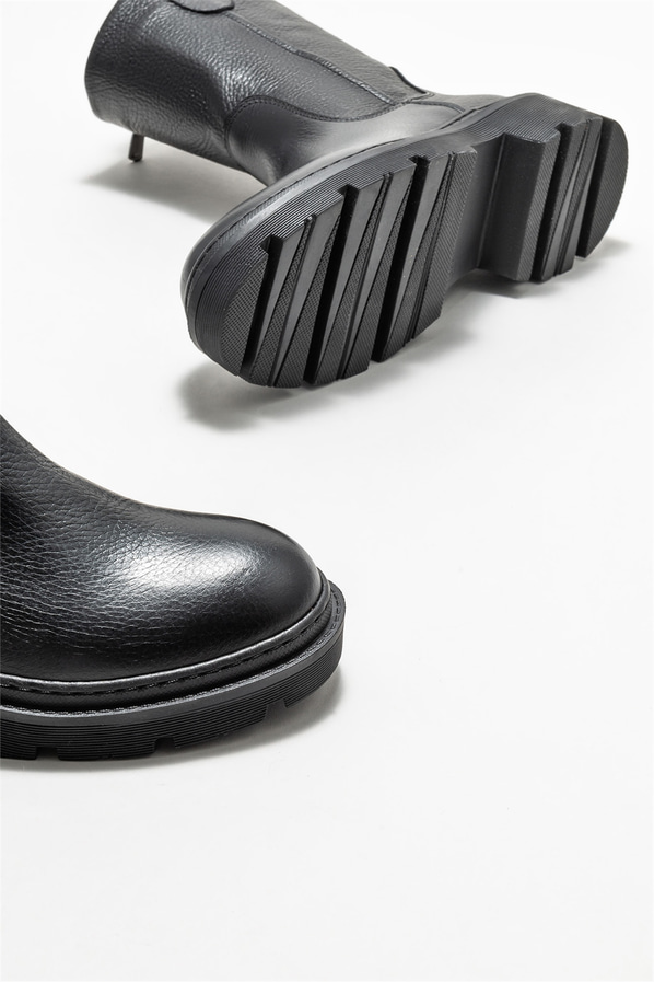 Siyah deri kadın bot, günlük kullanım için - Elle Shoes