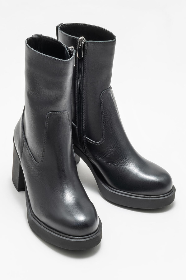Siyah deri kadın bot, günlük kullanım için - Elle Shoes