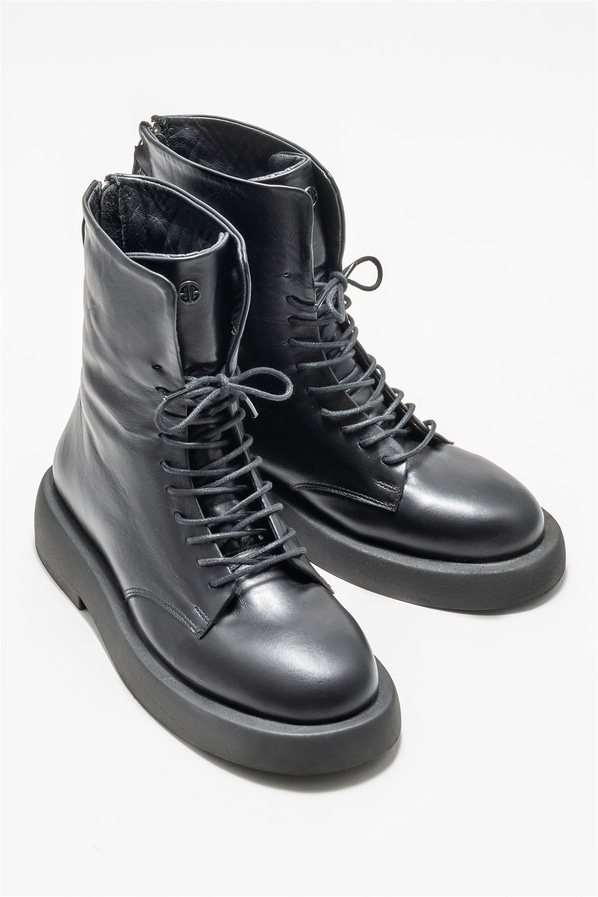 Siyah deri kadın bot, günlük kullanım için - Elle Shoes