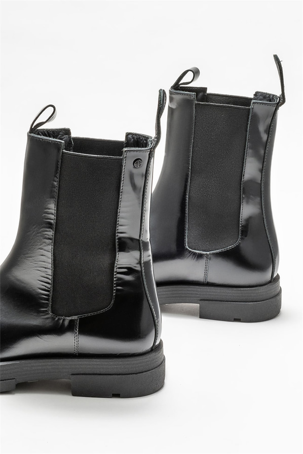 Siyah deri kadın bot, günlük kullanım için - Elle Shoes