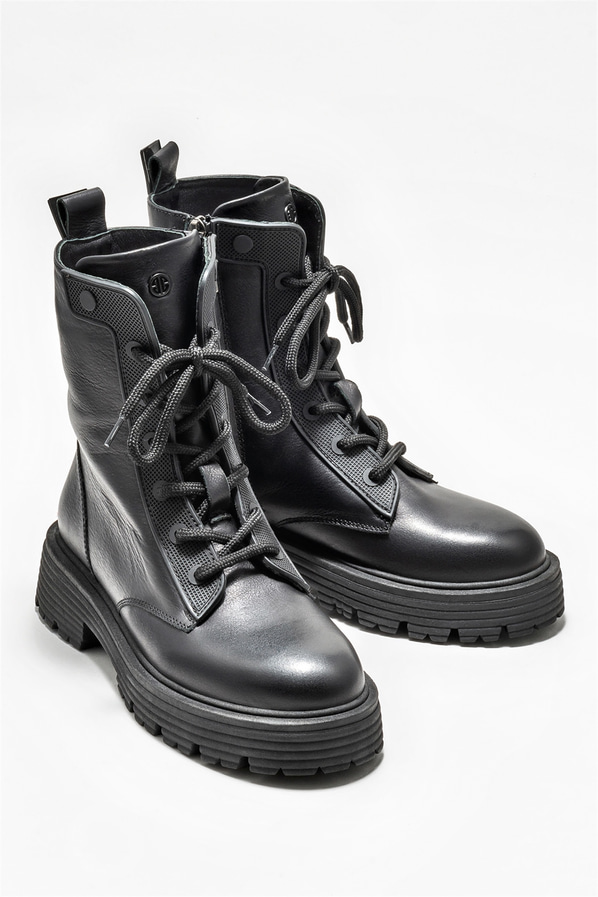 Siyah deri kadın bot, günlük kullanım için - Elle Shoes