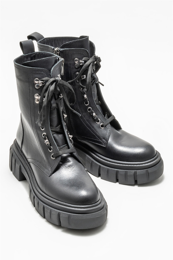Siyah deri kadın bot, günlük kullanım için - Elle Shoes