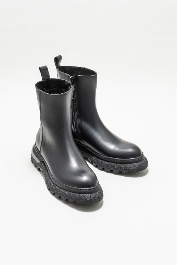 Siyah deri kadın bot, günlük kullanım için - Elle Shoes