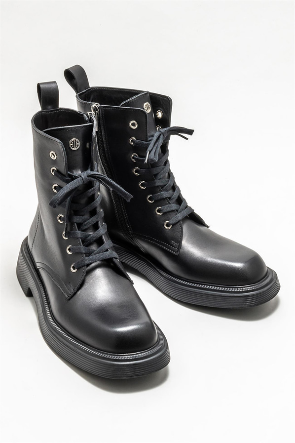 Siyah deri kadın günlük bot, günlük kullanım için - Elle Shoes