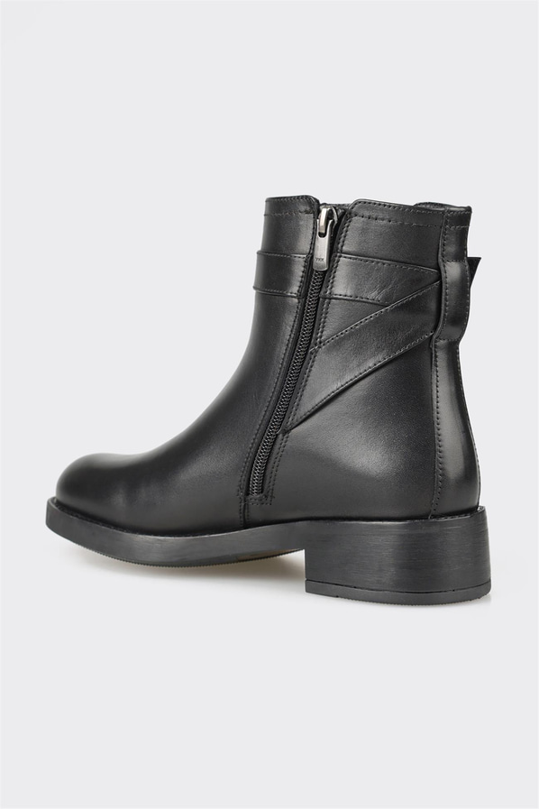Siyah deri kadın bot, günlük kullanım için - Elle Shoes