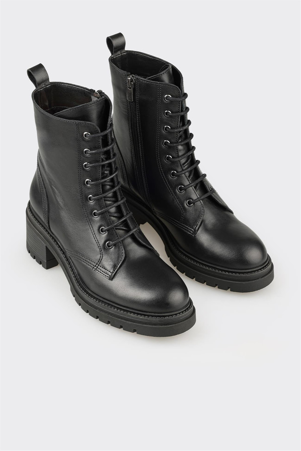 Siyah Deri Kadın Günlük Bot