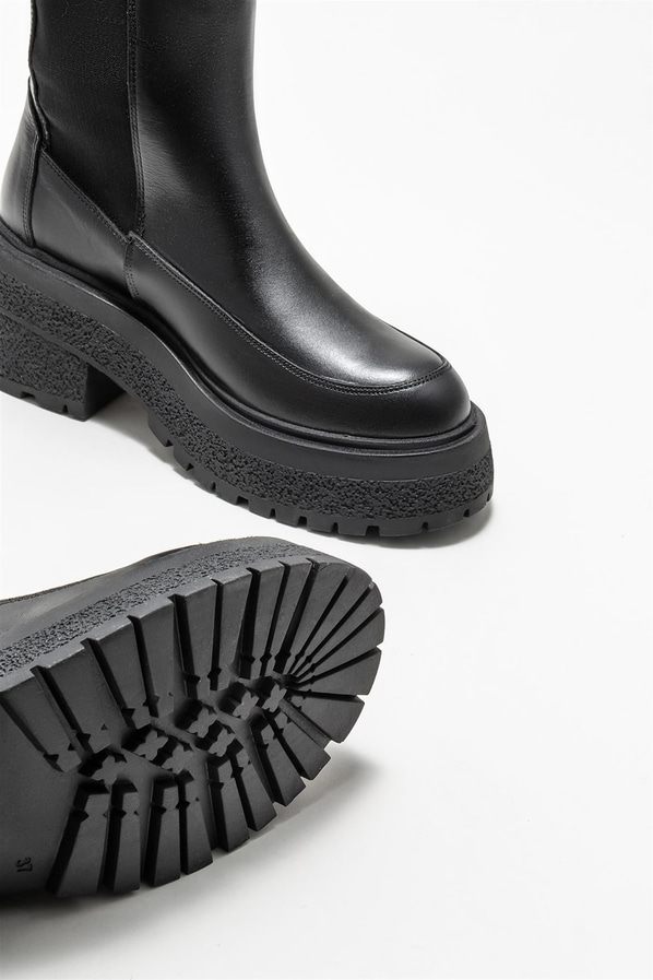 Siyah deri kadın bot, günlük kullanım için - Elle Shoes