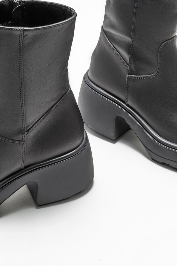 Siyah deri kadın bot, günlük kullanım için - Elle Shoes