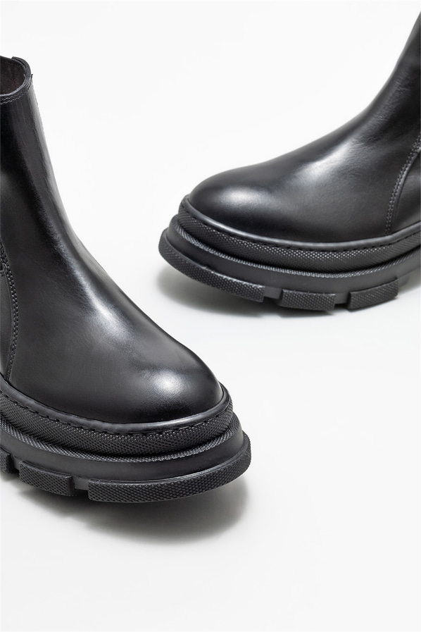 Siyah deri kadın bot, günlük kullanım için - Elle Shoes