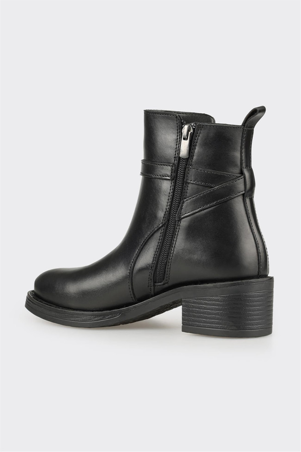Siyah deri bantlı kadın bot, rahat kullanım için - Elle Shoes