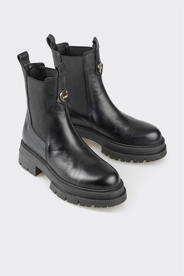 Siyah deri kadın bot, günlük kullanım için - Elle Shoes