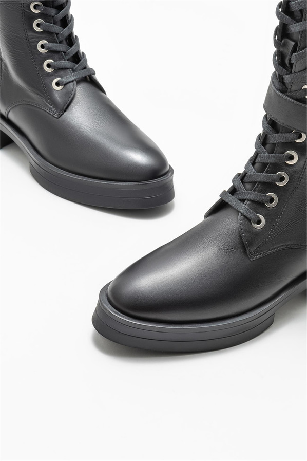 Siyah deri kadın günlük bot, günlük kullanım için - Elle Shoes
