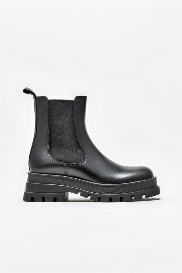 Siyah deri kadın bot, günlük kullanım için - Elle Shoes