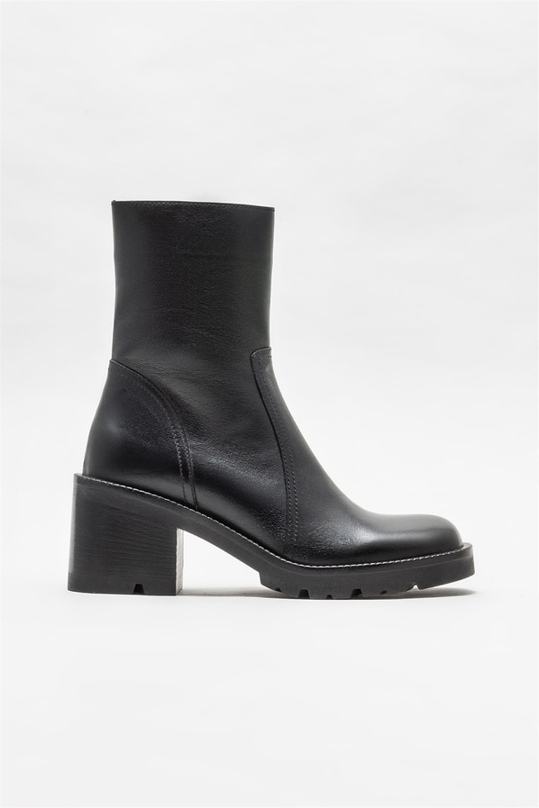 Siyah deri kadın günlük bot, günlük kullanım için - Elle Shoes