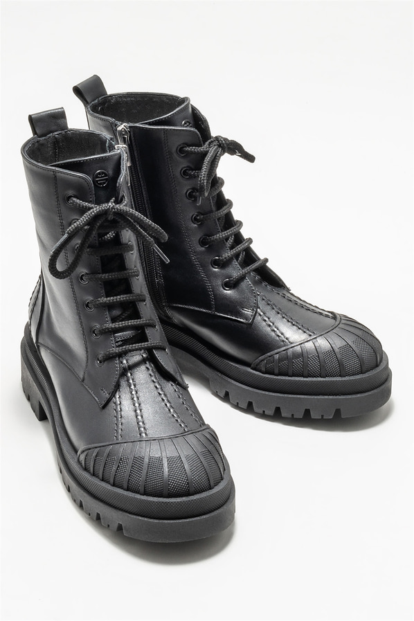 Siyah deri kadın günlük bot, günlük kullanım için - Elle Shoes
