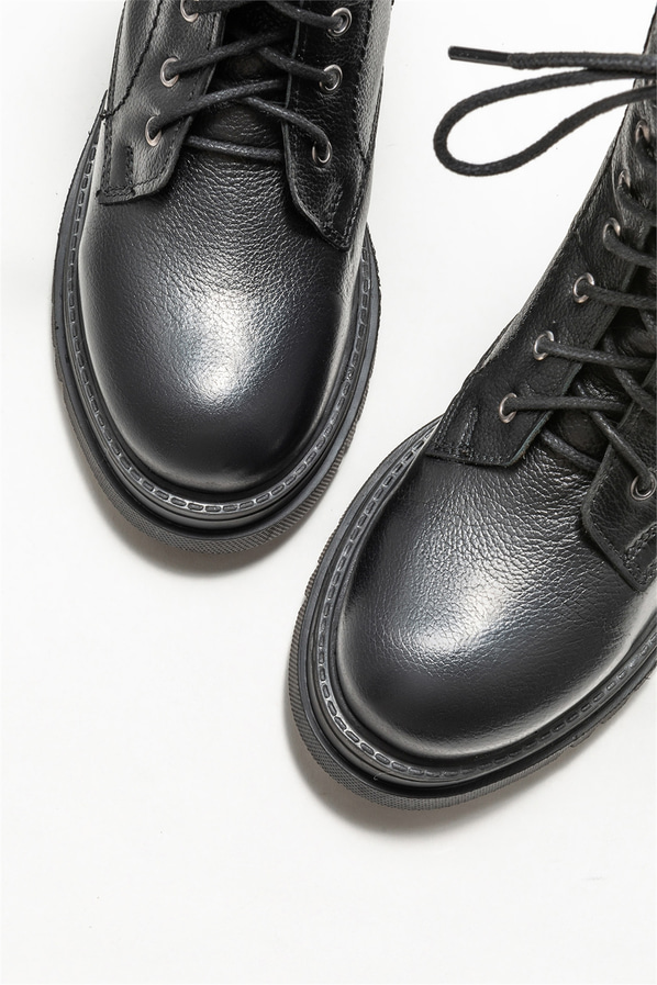 Siyah deri kadın bot, günlük kullanım için - Elle Shoes