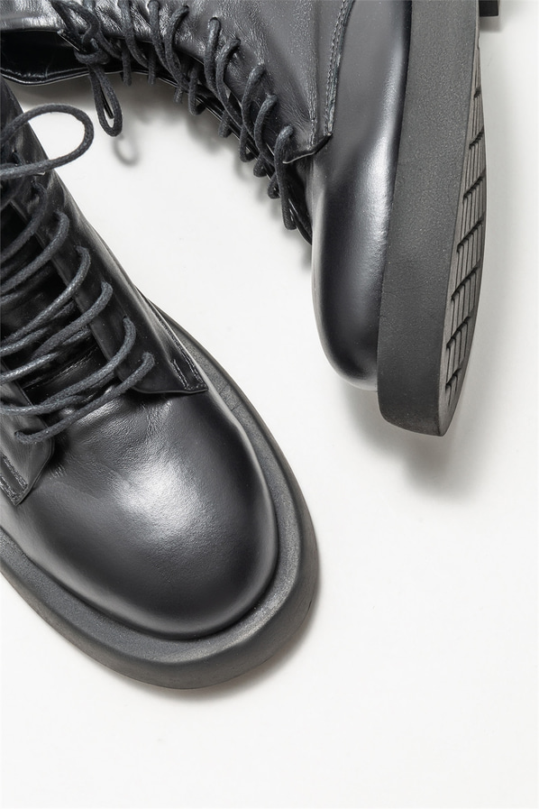 Siyah deri kadın bot, günlük kullanım için - Elle Shoes