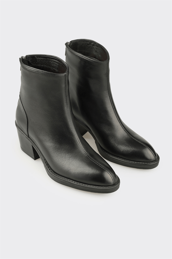 Siyah Deri Kadın Günlük Bot