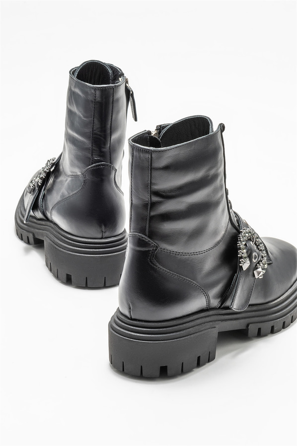 Siyah deri kadın bot, günlük kullanım için - Elle Shoes