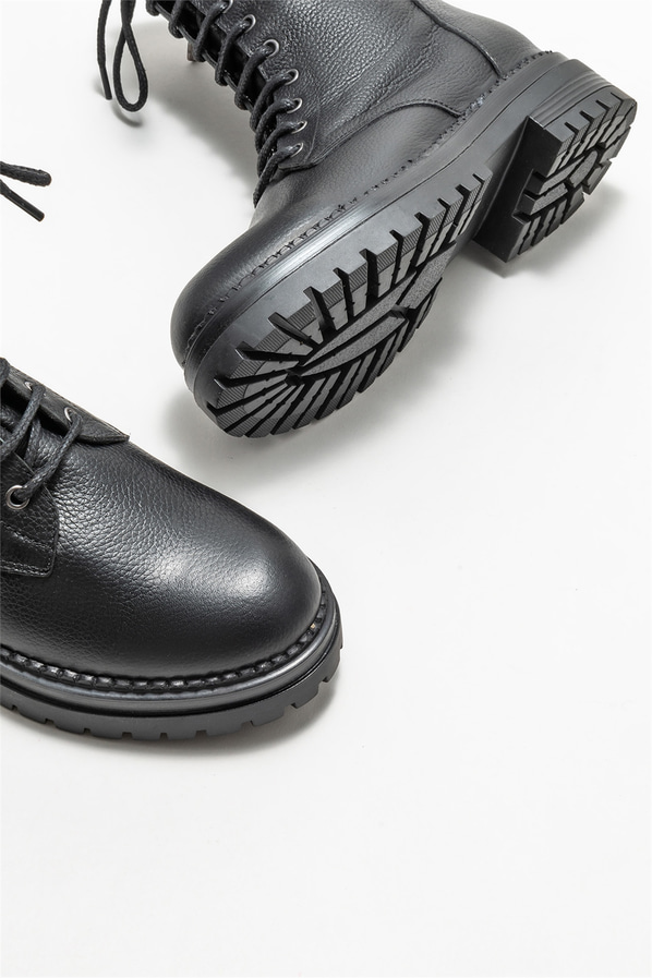 Siyah deri kadın bot, günlük kullanım için - Elle Shoes