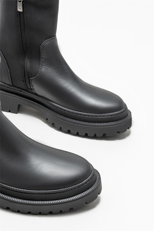 Siyah deri kadın bot, günlük kullanım için - Elle Shoes