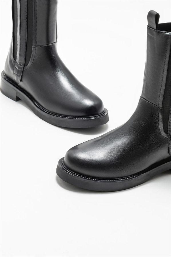 Siyah deri kadın bot, günlük kullanım için - Elle Shoes