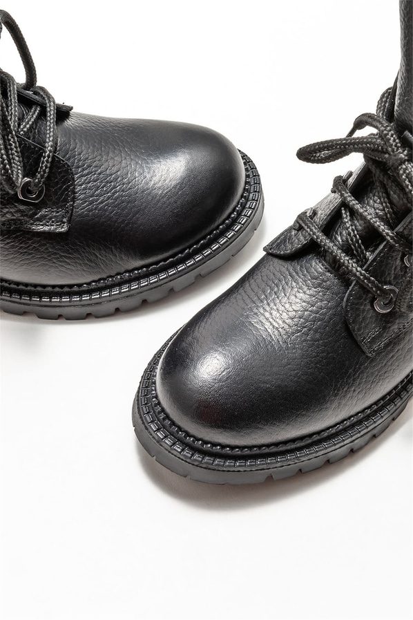 Siyah deri kadın bot, günlük kullanım için - Elle Shoes