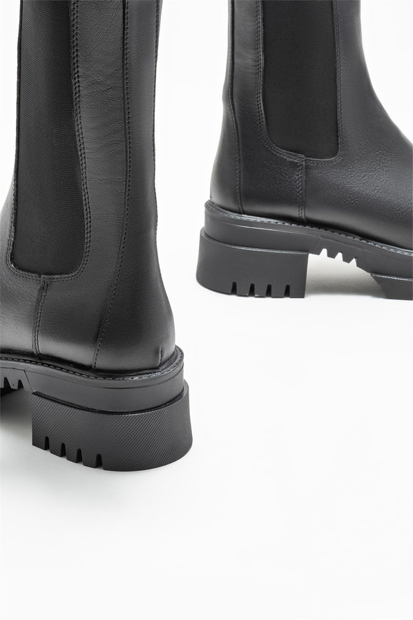 Siyah deri kadın chelsea bot, günlük kullanım için - Elle Shoes