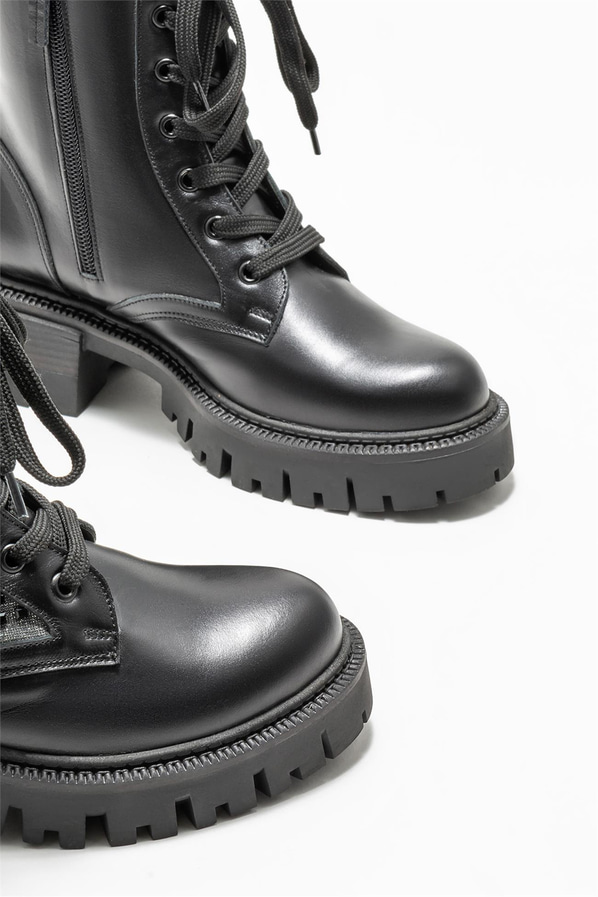 Siyah deri kadın günlük bot, günlük kullanım için - Elle Shoes