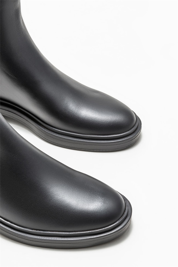 Siyah deri kadın bot, günlük kullanım için - Elle Shoes