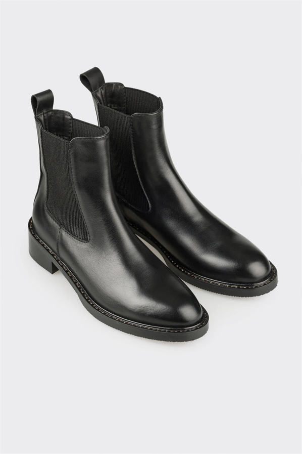 Siyah Deri Kadın Günlük Bot