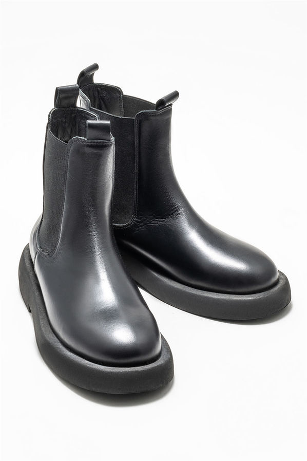 Siyah deri kadın bot, günlük kullanım için - Elle Shoes