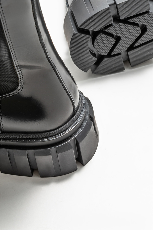 Siyah deri kadın bot, günlük kullanım için - Elle Shoes