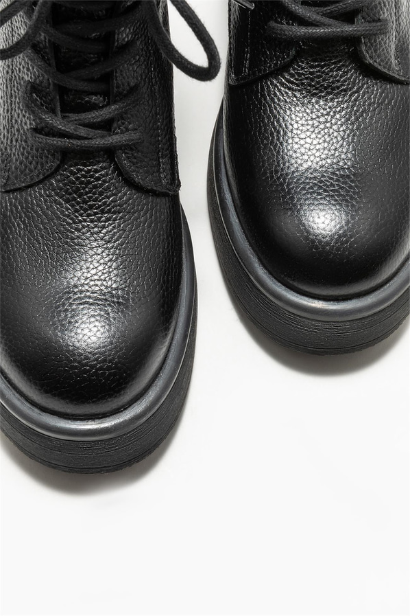 Siyah deri kadın günlük bot, günlük kullanım için - Elle Shoes
