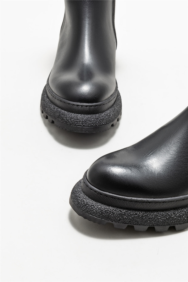 Siyah deri kadın bot, günlük kullanım için - Elle Shoes