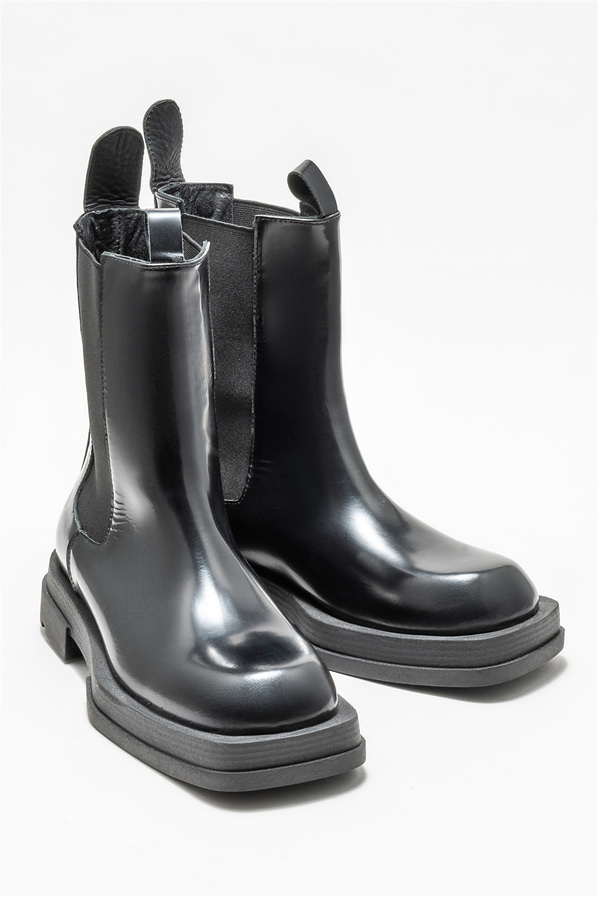 Siyah deri kadın bot, günlük kullanım için - Elle Shoes